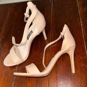 Nine West Nude Heels size 6